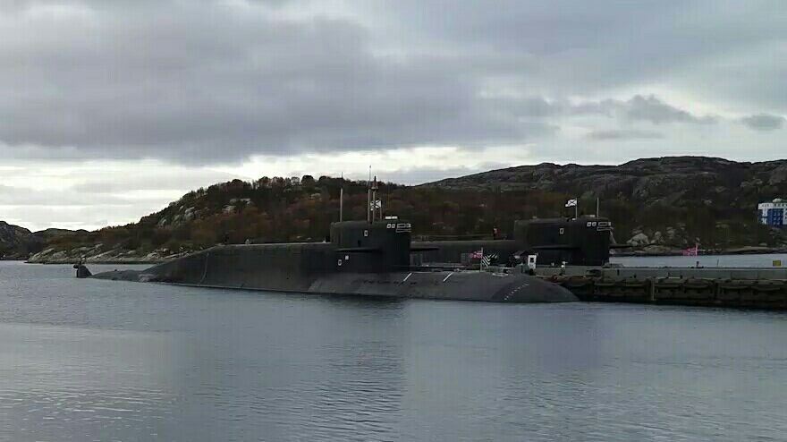 Отдельно из общего кадра: К-114 «Тула» и К-51 «Верхотурье» проекта 667БДРМ