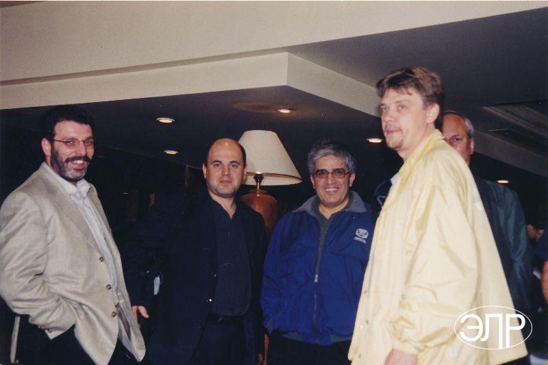 Мишустин и Амдилян в центре снимка. 1999 год