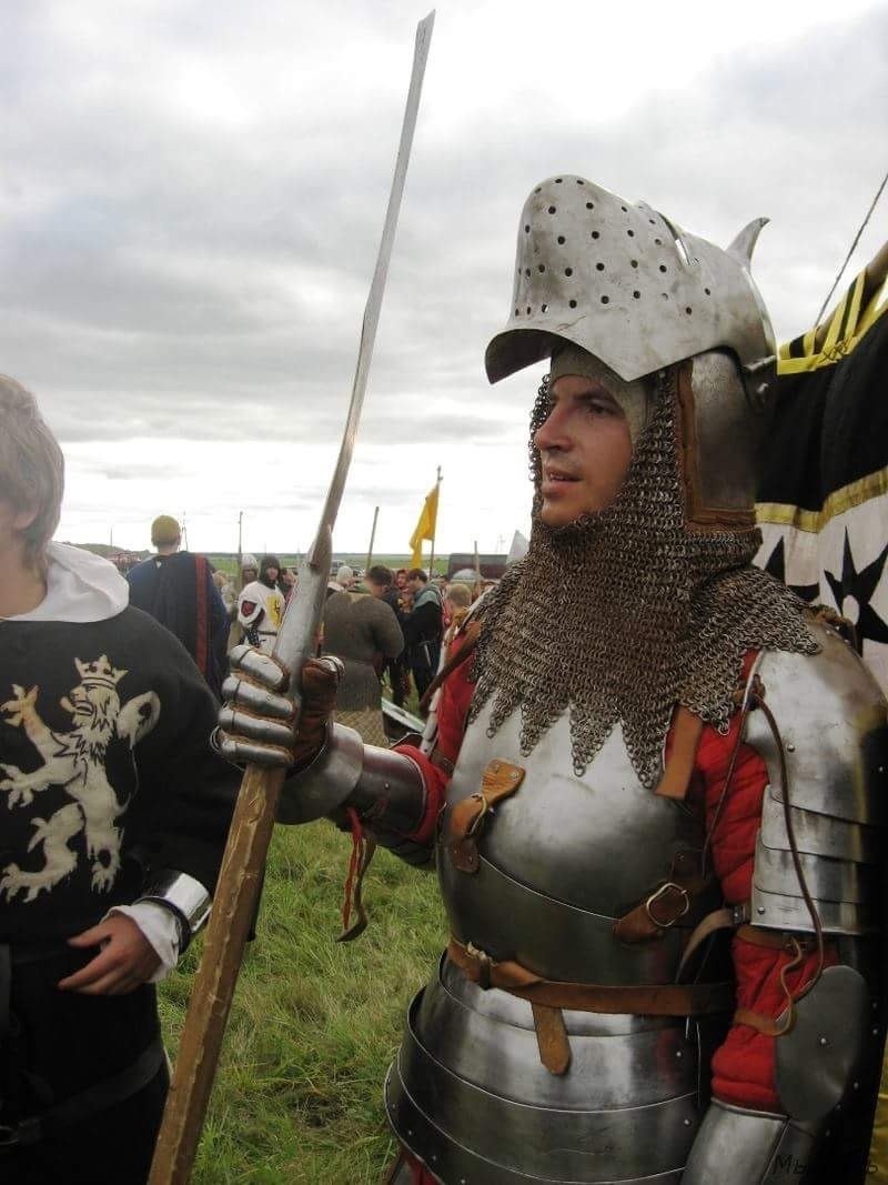 Евгений Стржалковский в доспехах