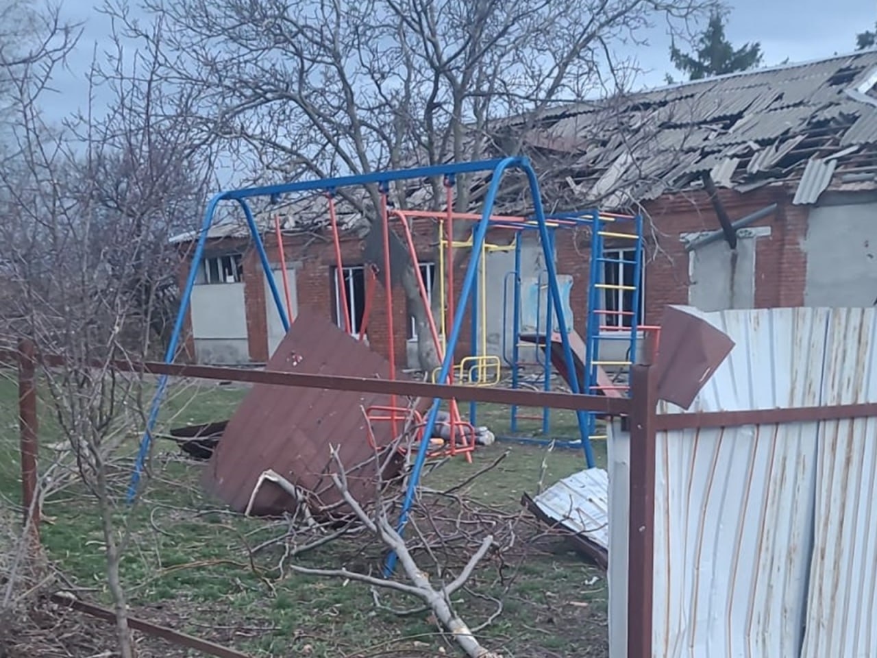 Последствия удара по селу Куртовка в Донецкой области