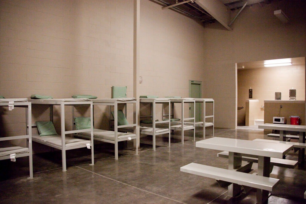 Обстановка в центрах содержания мигрантов в США