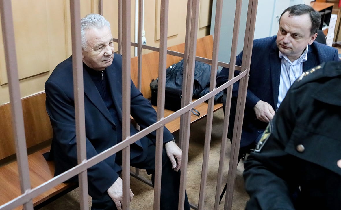 Бывший губернатор Хабаровского края Виктор Ишаев получил условный срок за растрату 7,5 млн рублей «Роснефти»