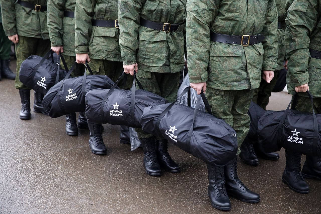 База с личными данными военнообязанных уже готова, ее могут использовать, если начнется вторая волна мобилизации — «Пояснительная записка»