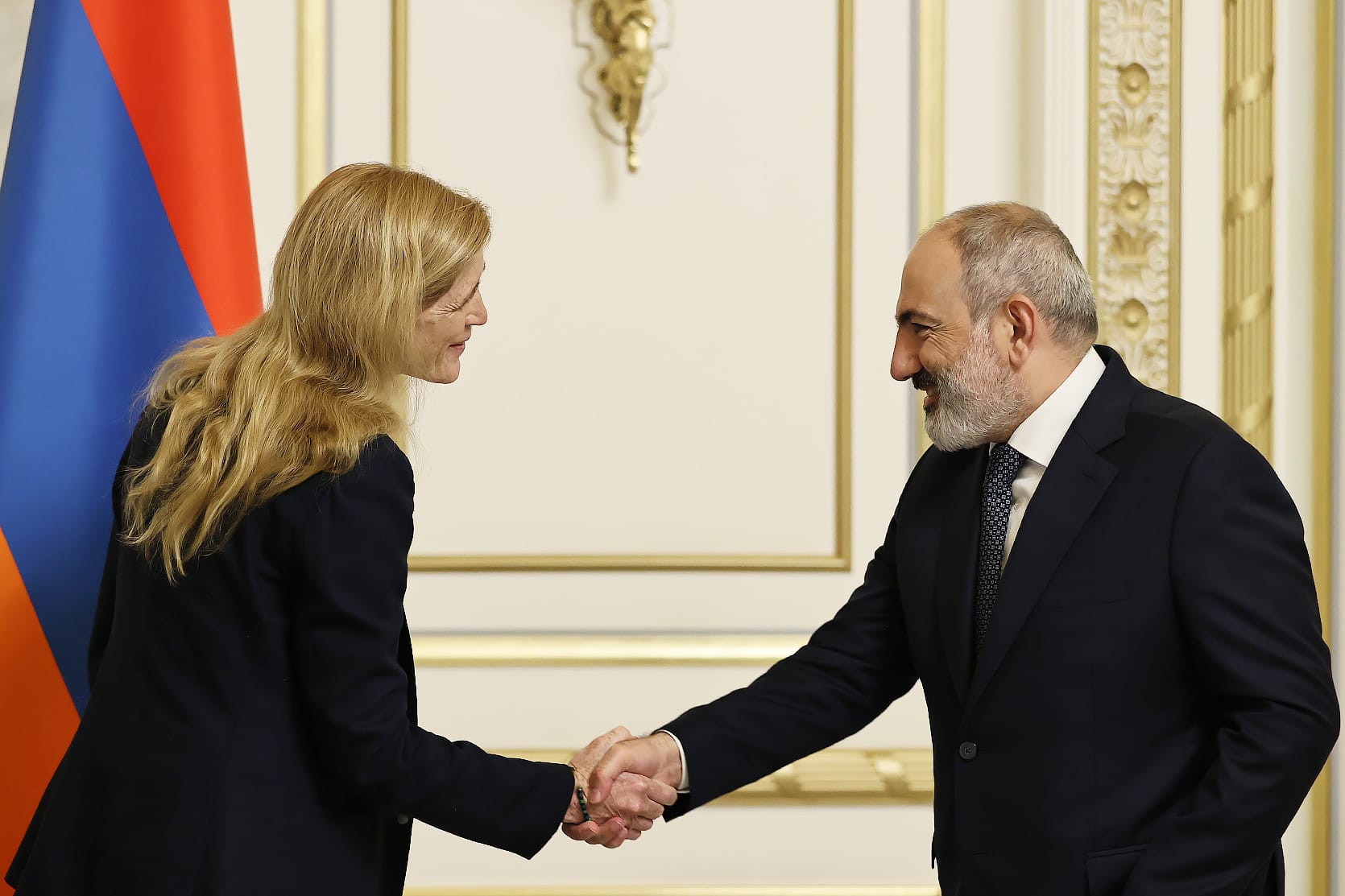 «Политика Пашиняна была рассчитана на Демпартию США и прозападную Грузию. Теперь он уязвим и меняет силовиков на более лояльных» — политолог