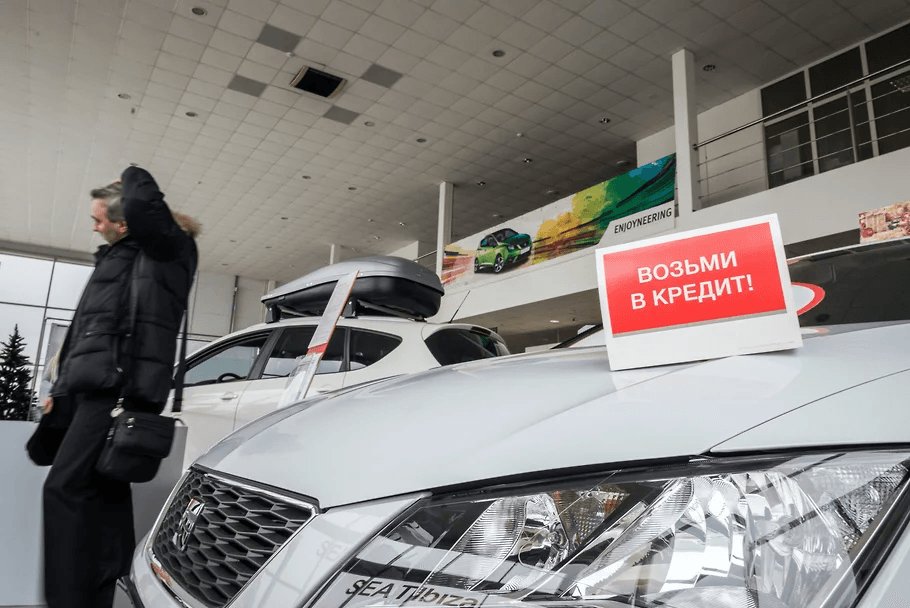 ФНС начала начислять налог получателям беспроцентных автокредитов: низкую ставку сочли скрытым доходом 
