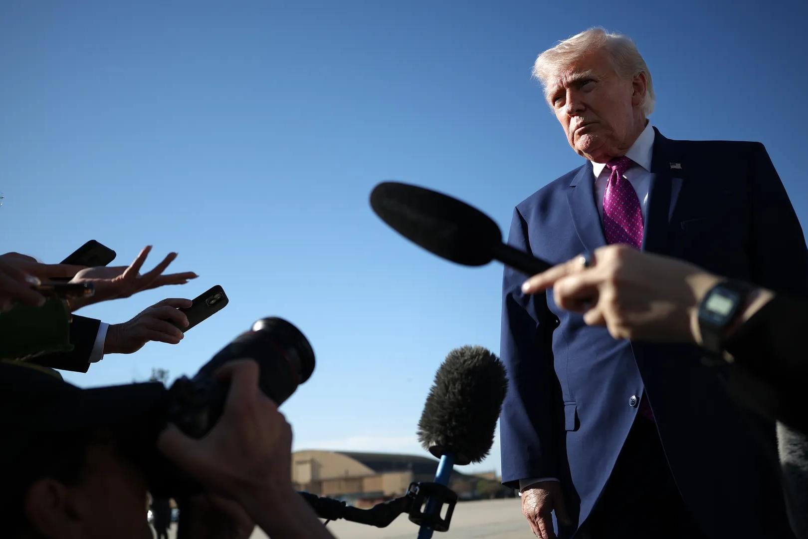 В поисках виноватого. Что происходит в американской политике на фоне забуксовавшей операции в Иране