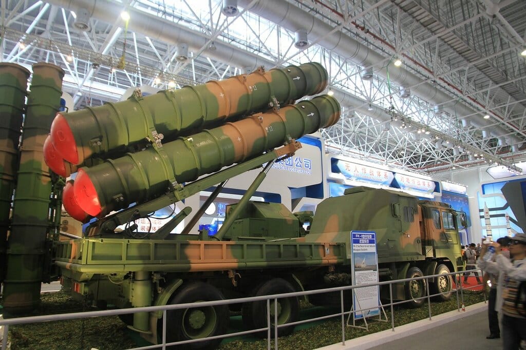 "Скоро мы можем увидеть китайский клон С-400". Александр Гольц о покупке Сербией системы ПВО у Китая
